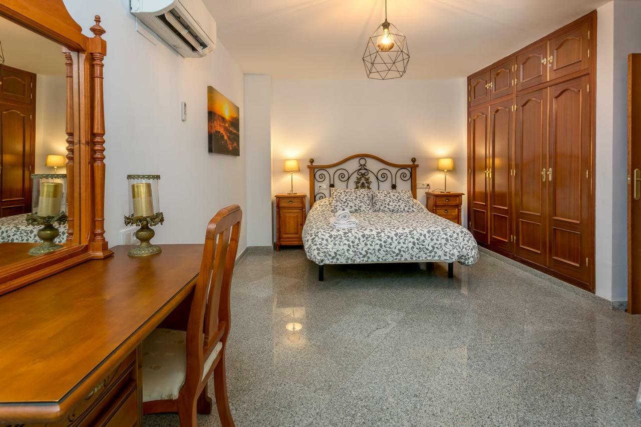SF Carihuela Luxury Suite Torremolinos Bagian luar foto